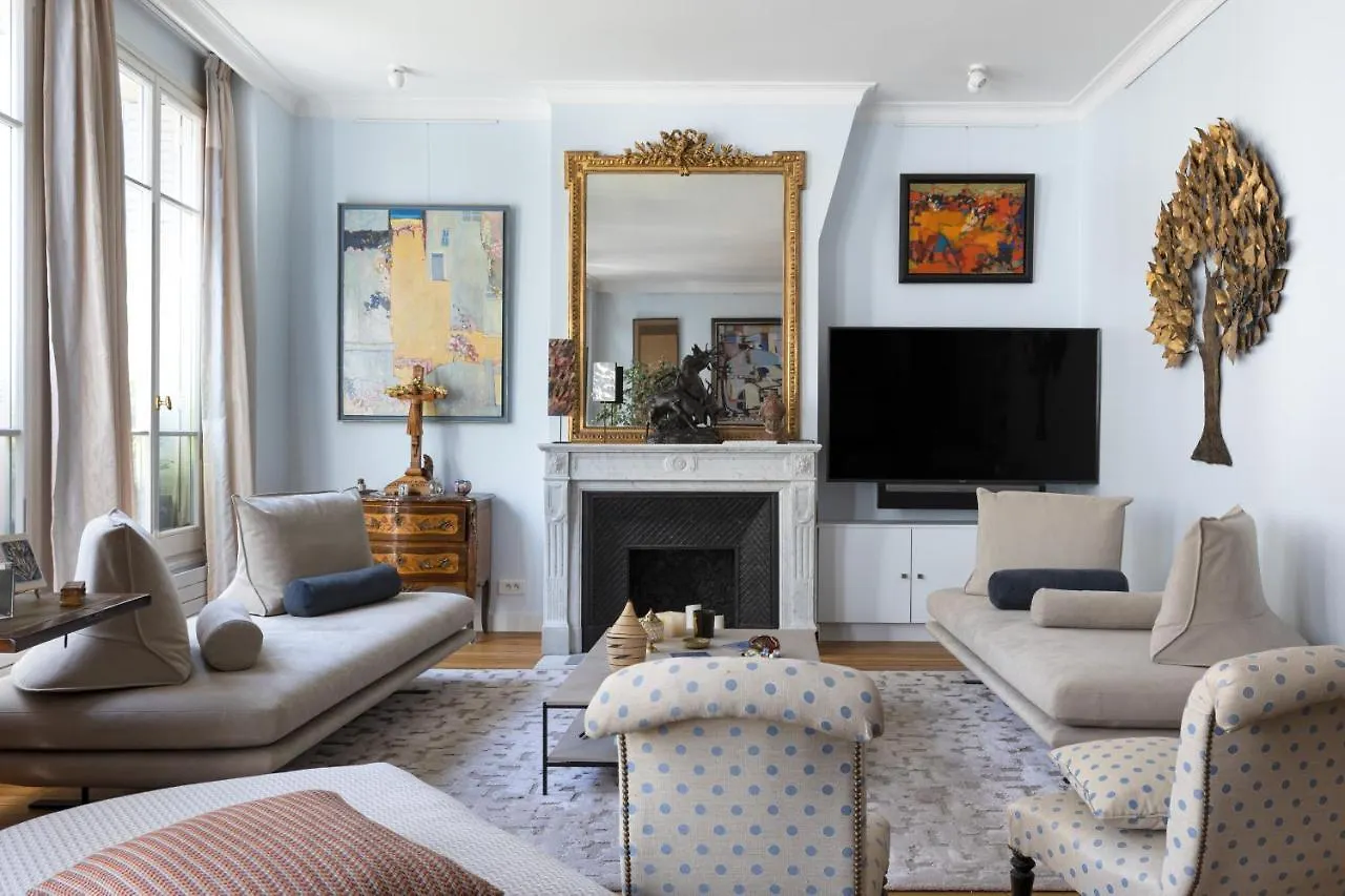Veeve - Artful Elegance Apartment Paris