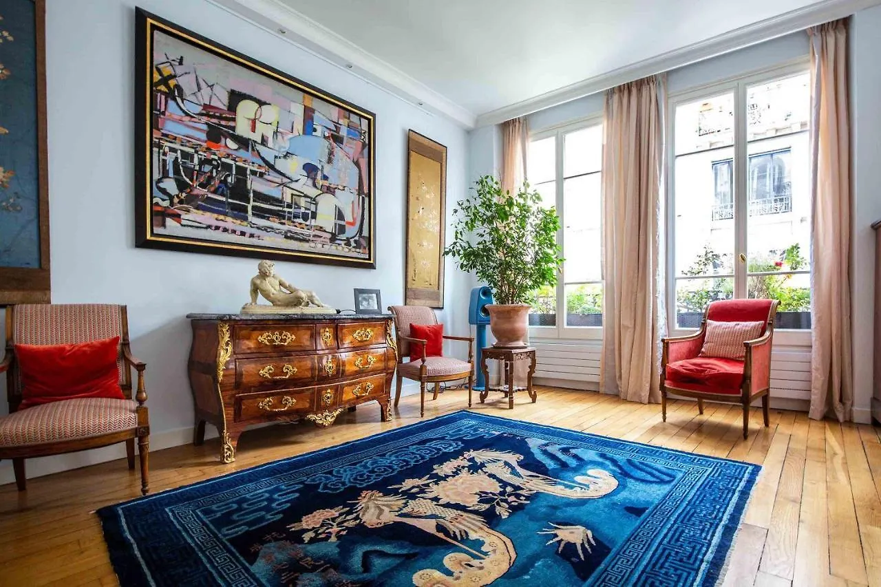Veeve - Artful Elegance Apartment Paris France