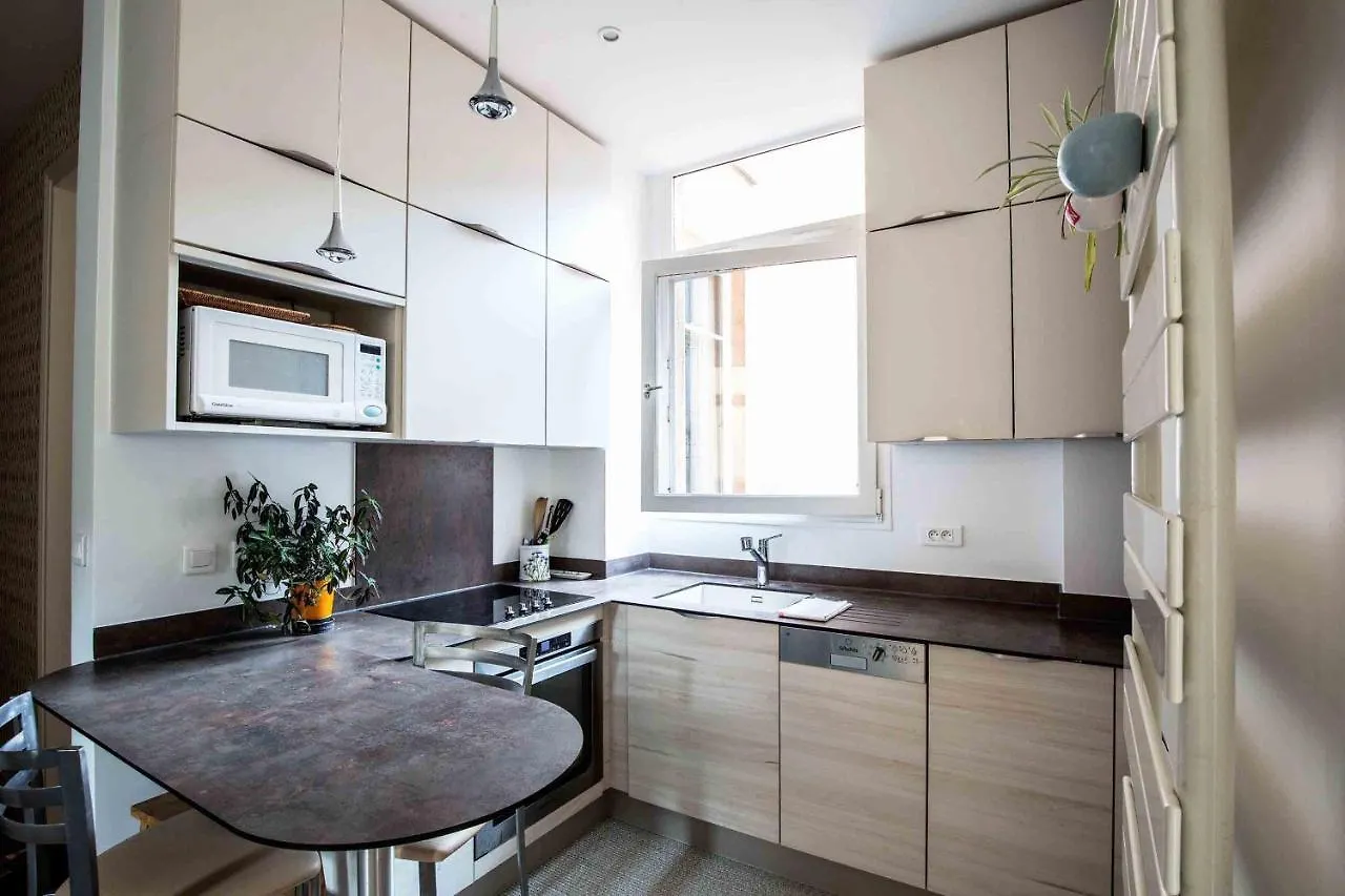 Veeve - Artful Elegance Apartment Paris France