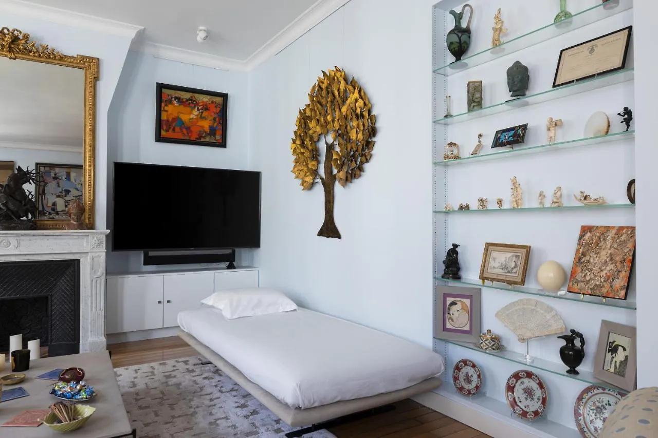 Veeve - Artful Elegance Apartment Paris 0*,  France