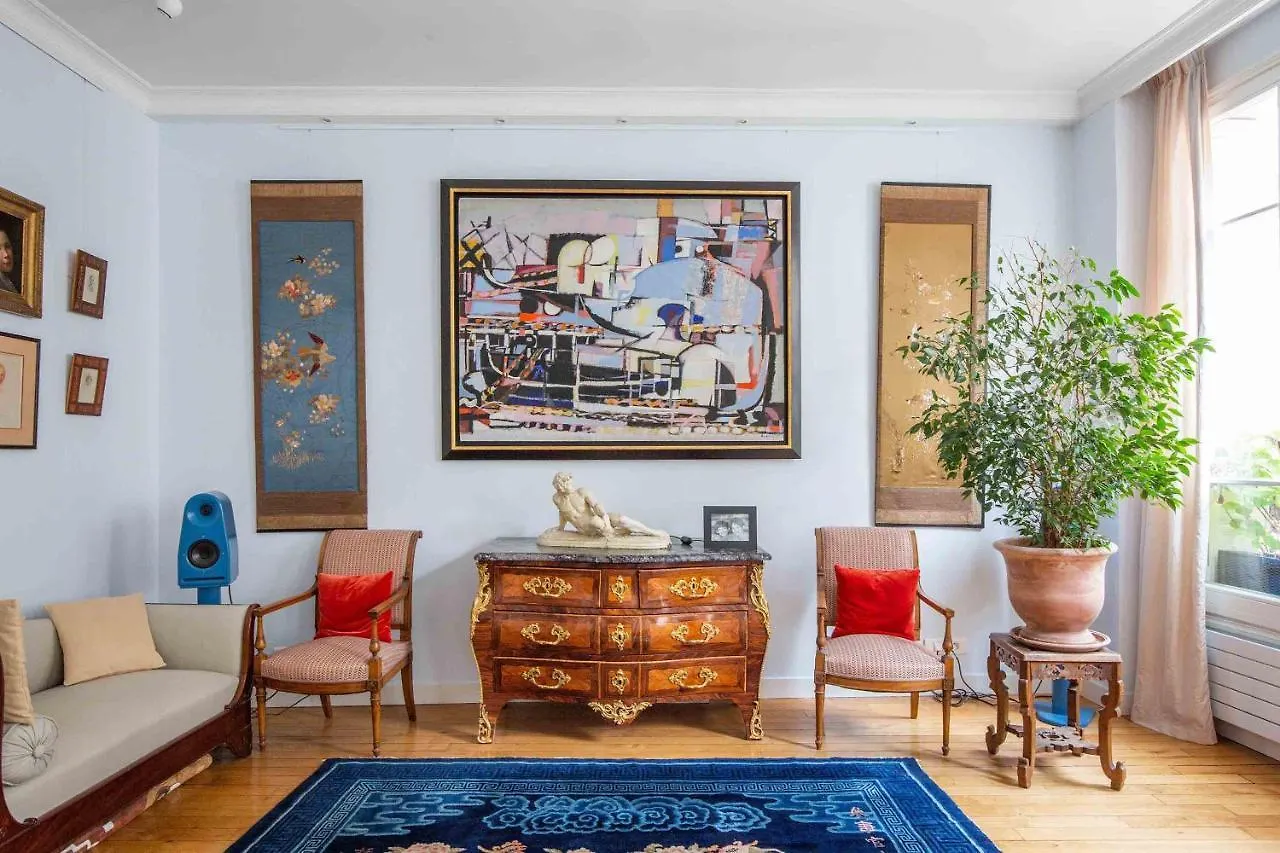 Veeve - Artful Elegance Apartment Paris France
